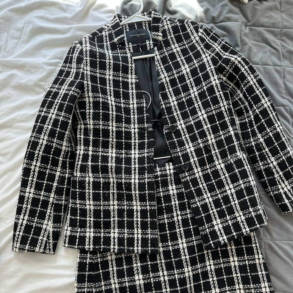 Banana republic blazer and skirt set